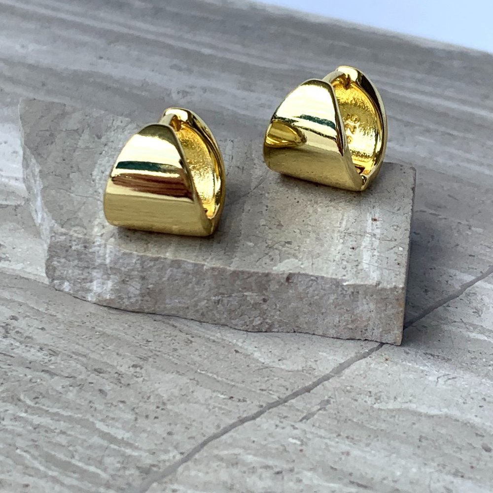 NEW~ Anthropologie Gold Triangle Huggie Hoop Earrings